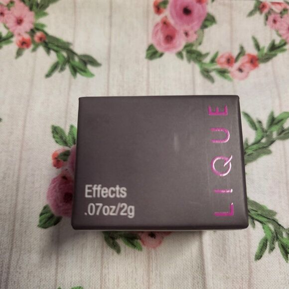 Lique Cheek and Eye lid Powder Fantasy - Picture 6 of 9